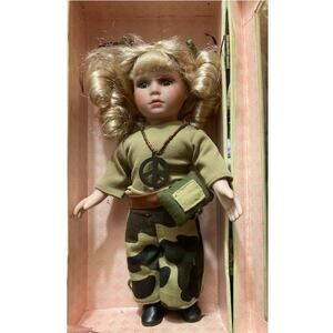 Vintage Dan Dee Collector's Choice Army Camo Porcelain Doll w/ Peace Sign